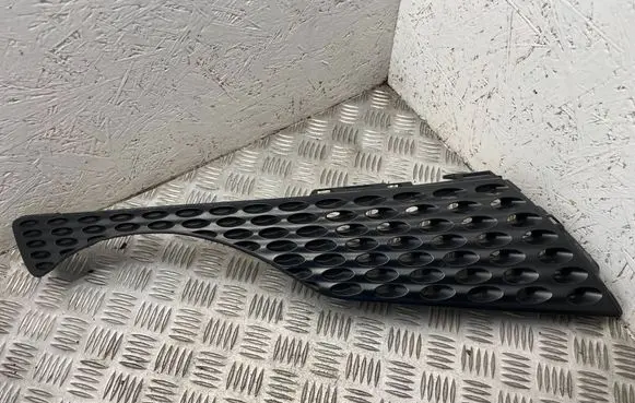 Nissan Juke I F15 Front bumper lower grill 620741ka6a