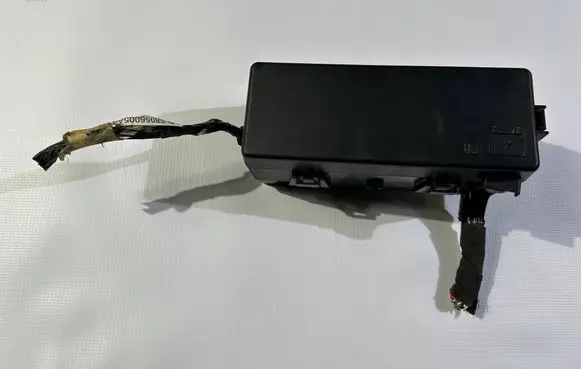 Dodge Challenger Fuse box set 68056005aa