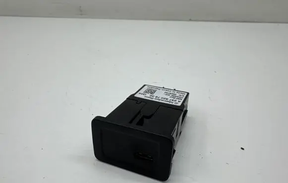 Mercedes-Benz EQA USB socket connector A2478207802 0028752 HW2036WW