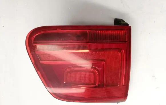 Volkswagen Tiguan Tailgate rear/tail lights 5N0945309