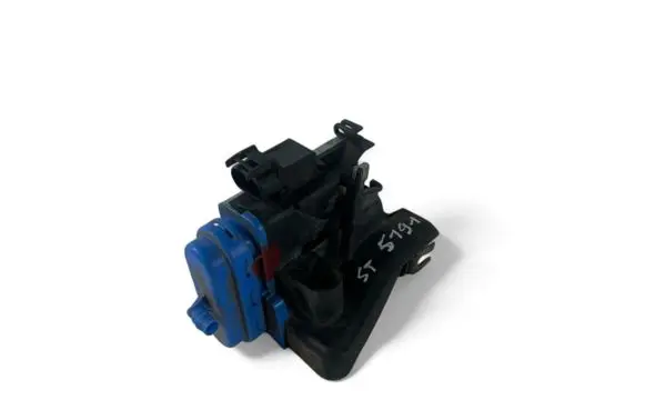 Audi A8 S8 D2 4D Rear door lock 4D0839015
