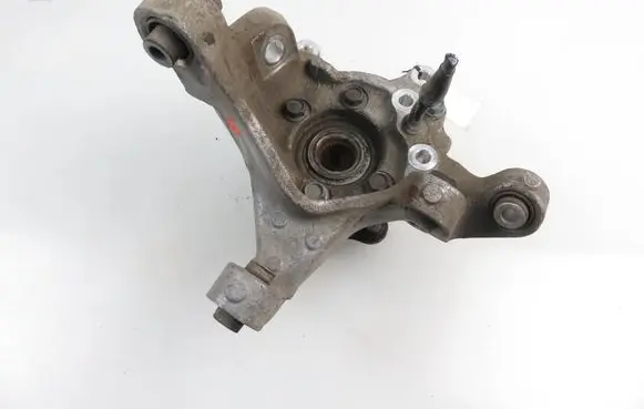 Infiniti Q50 Stub axle 