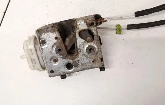 Audi A6 S6 C4 4A Front door lock