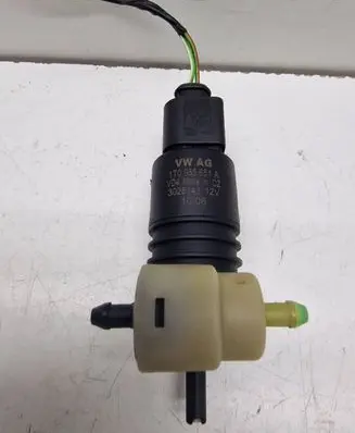 Skoda Octavia Mk2 (1Z) Windscreen/windshield washer pump 1T0955651A 3028143 010S