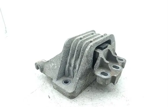 Volkswagen Crafter Engine mount bracket 