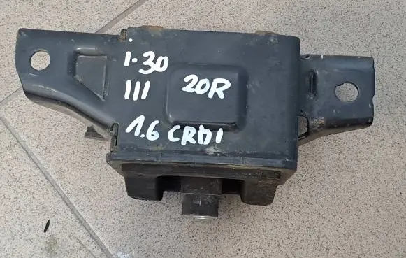 KIA Ceed Gearbox mounting bracket 21830-J3000