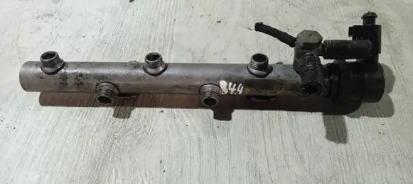 Volkswagen Touareg I Fuel main line pipe 059130090N