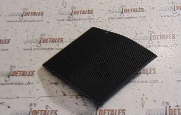 Side speaker trim/cover