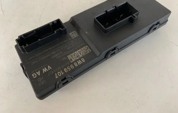 Audi Q7 4M Tailgate/trunk control unit/module 8W8959107