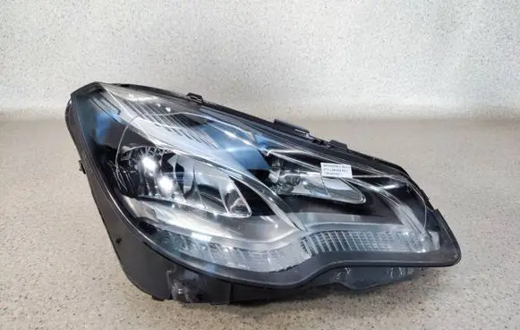 Mercedes-Benz E A207 Headlight/headlamp a2078201059