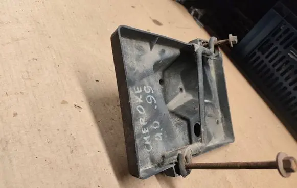 Jeep Cherokee XJ Battery tray 