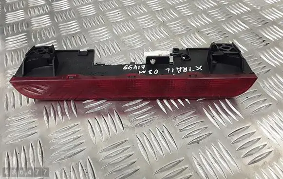 Nissan X-Trail T30 Third/center stoplight p1842