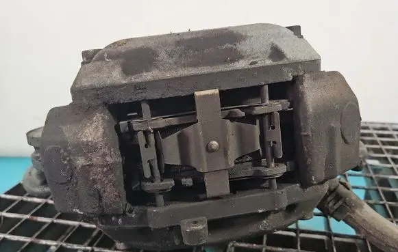 Mercedes-Benz CLS C219 Front brake caliper IMPRK1457514