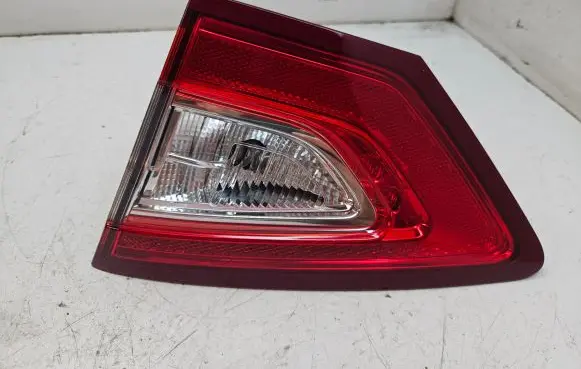Tailgate rear/tail lights