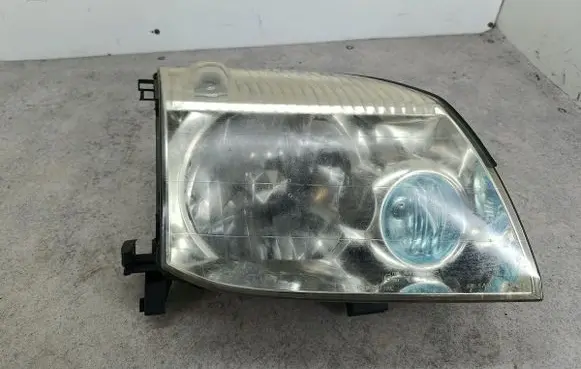 Nissan X-Trail T30 Headlight/headlamp 