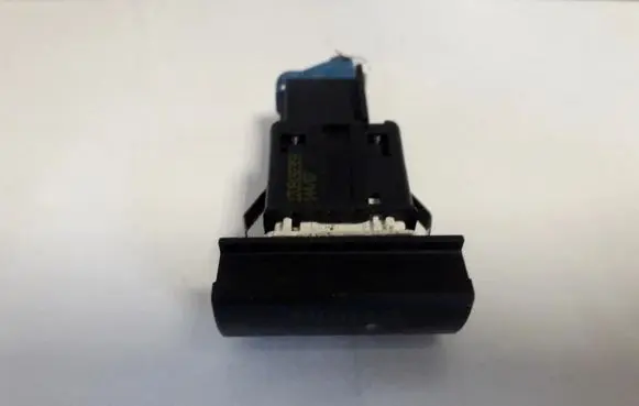 Passenger airbag on/off switch