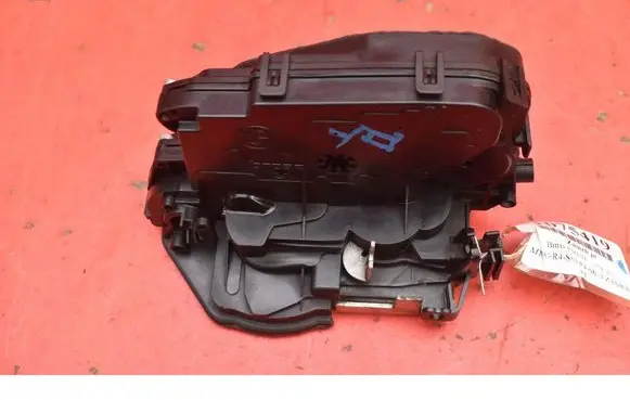 BMW X3 E83 Rear door lock 7060296