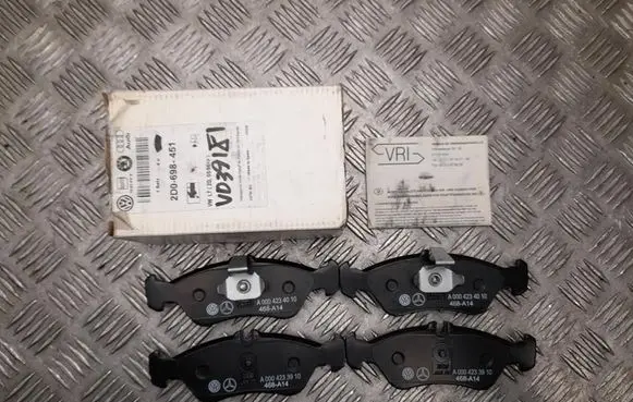 Volkswagen II LT Brake pads (rear) A0004234010
