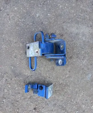 Rear door hinge set