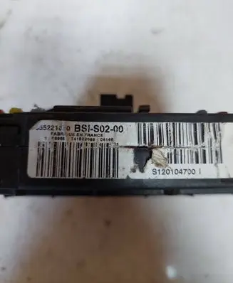 Peugeot 407 Fuse module 555221050 BSIS0200 S120104700