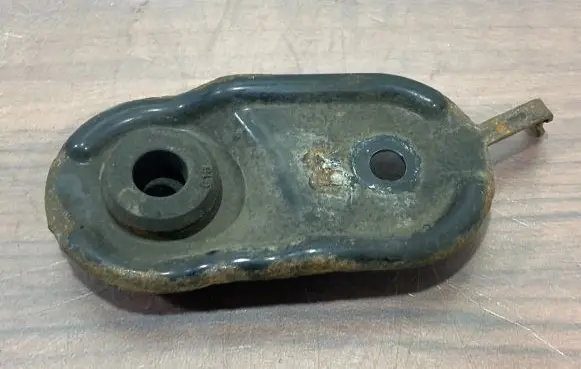 Subaru Outback (BS) Radiator mount bracket