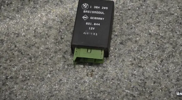 BMW 5 E34 Other control units/modules 1384205