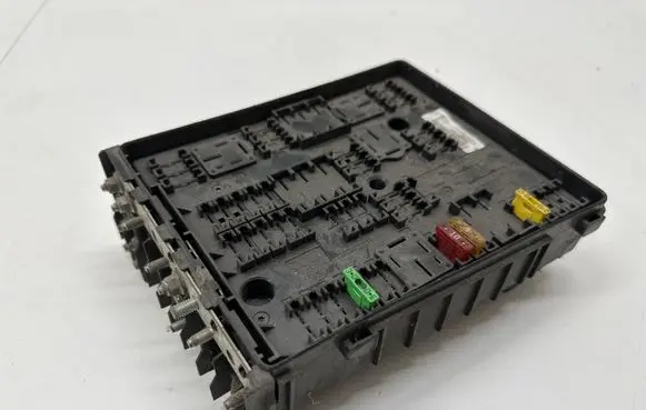 Skoda Octavia Mk2 (1Z) Fuse module 1K0937124K