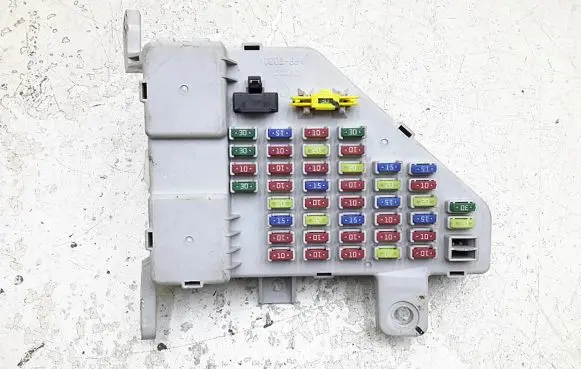 Hyundai Tucson JM Fuse module 911102e501