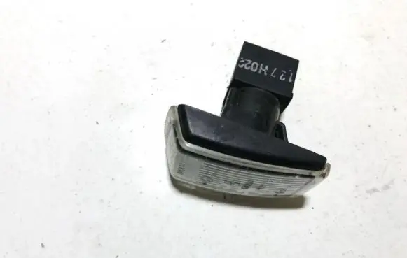 Volvo S40, V40 Front fender indicator light 6r0142631