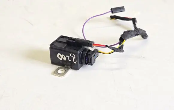 BMW 5 G30 G31 G38 Battery relay fuse B2101101333 0080P110