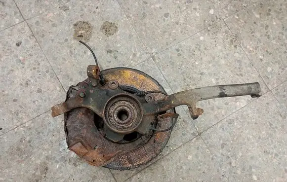 Mercedes-Benz E W211 Front wheel hub spindle knuckle