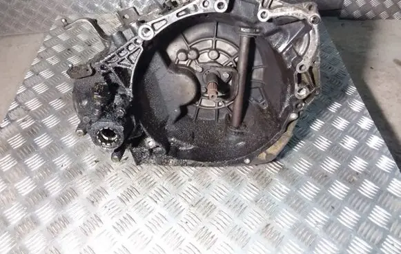 Manual 5 speed gearbox