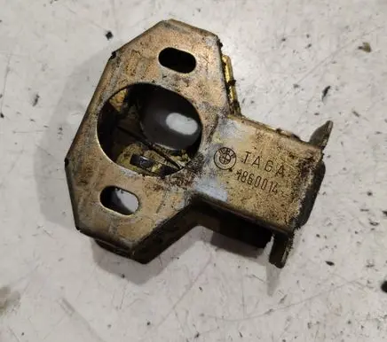 BMW 5 E28 Loading door lock 1860014