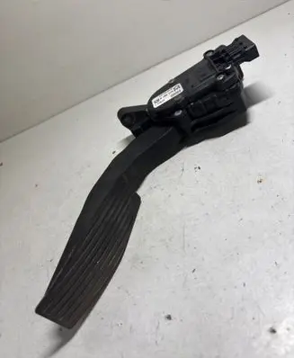 Opel Vectra C Accelerator throttle pedal 9186724 6PV00832200