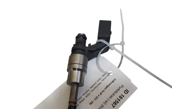 Volkswagen Golf V Fuel injector 03C906036A 0261500016