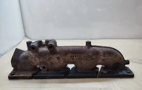 Peugeot 4007 Exhaust manifold 9684114180