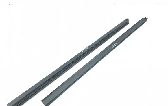 Nissan 370Z Rubber seal front coupe door window 