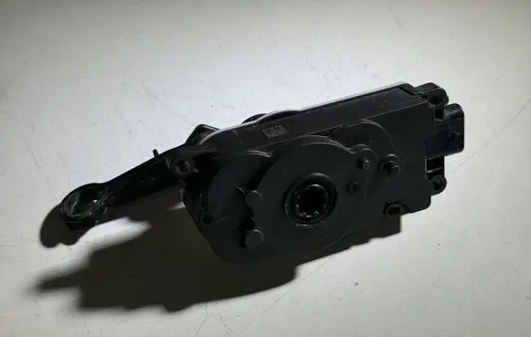 BMW X5 G05 Radiator active air flap actuator 9881646 5811R1001