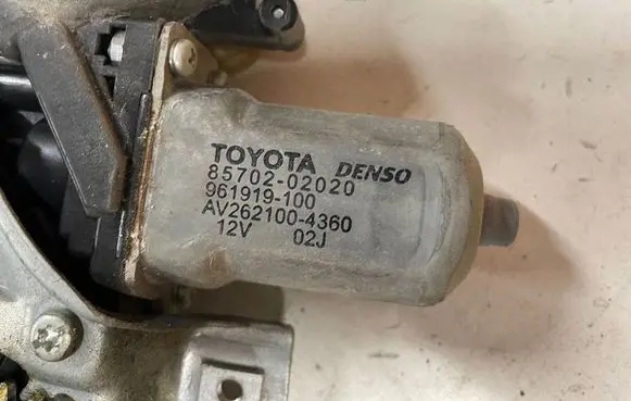 Toyota Auris 150 Front door window regulator with motor 961919100 8570202020
