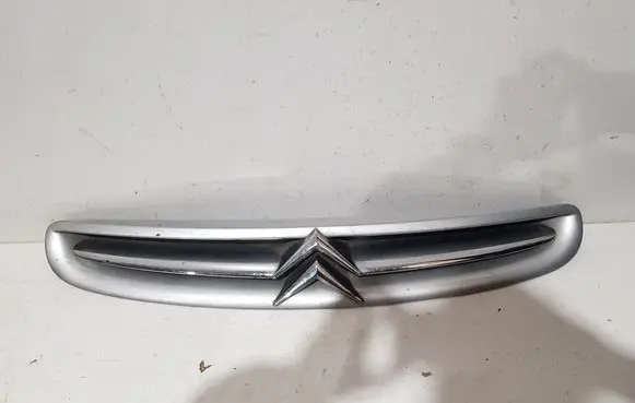 Citroen Xsara Picasso Quarter panel pressure vent 9631507477