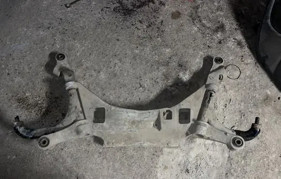 Volvo V70 Rear subframe 09492948