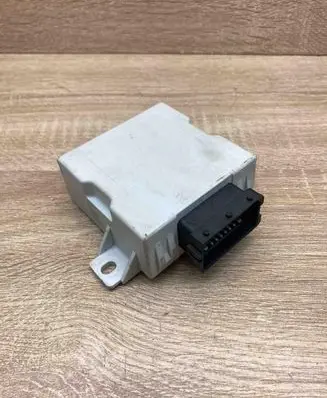 Toyota Avensis T250 Window wiper relay 150696