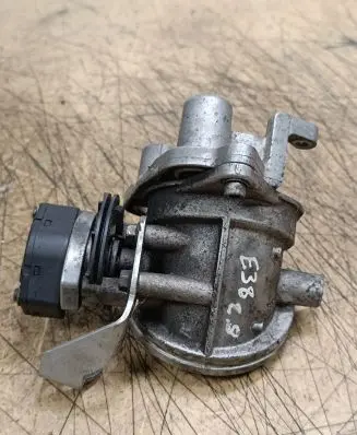 BMW 7 E38 Throttle valve 13631703562 1703562