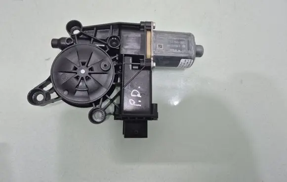 Alfa Romeo Stelvio Front door window regulator motor 0130822068