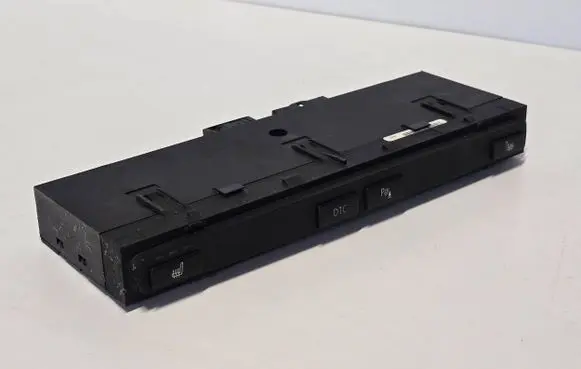 BMW 5 E60 E61 Seat heating switch 9134028 897977