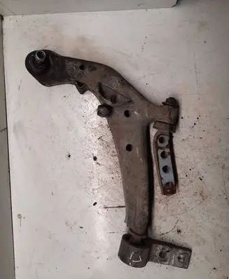 Nissan Almera Tino Front lower control arm/wishbone