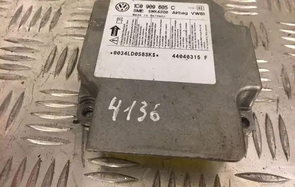 Volkswagen PASSAT B5.5 Airbag control unit/module 1C0909605C 4136