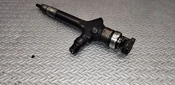 Mazda 5 Fuel injector RF7J13H50