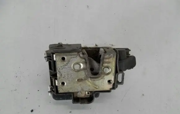 Volkswagen Golf III Rear door lock 