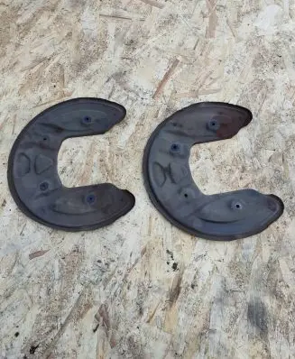 Mercedes-Benz E W213 Rear brake disc plate dust cover A0004230100